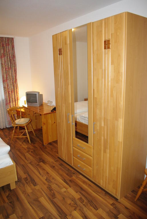 Hotel Garni Am Hechenberg Mainz Ruang foto